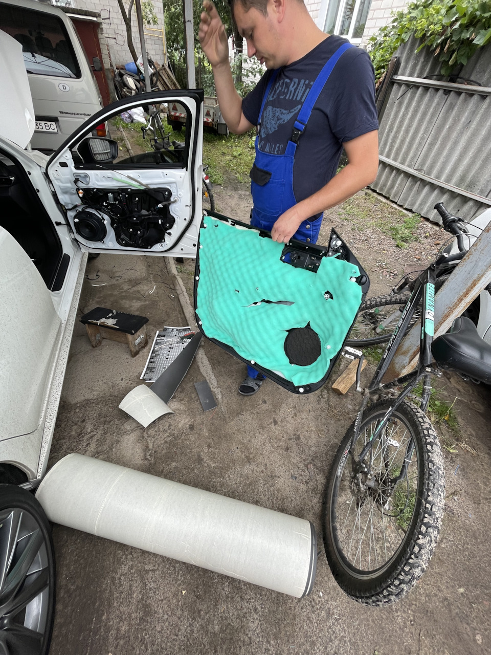 Зашумив двері та Багажник 3