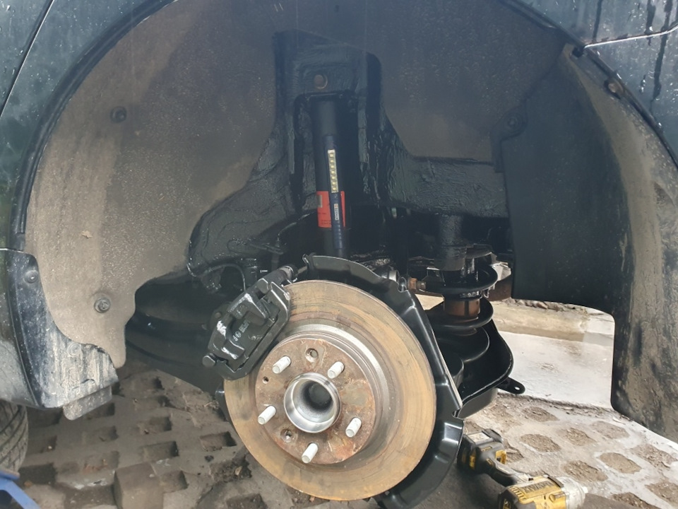 Говоритисязаїхав на хвилинку😑 ... Консервація+повна заміна задньої підвіски в Мазді 3