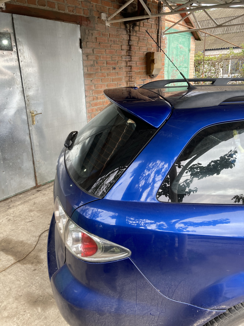 Спойлер Mazda 6 універсал 4