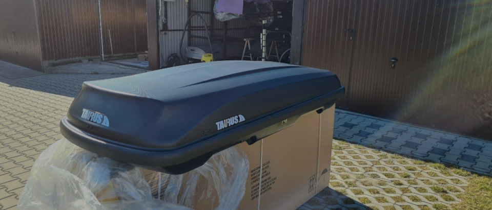 Автобокс на дах Taurus Xtreme II 450 2