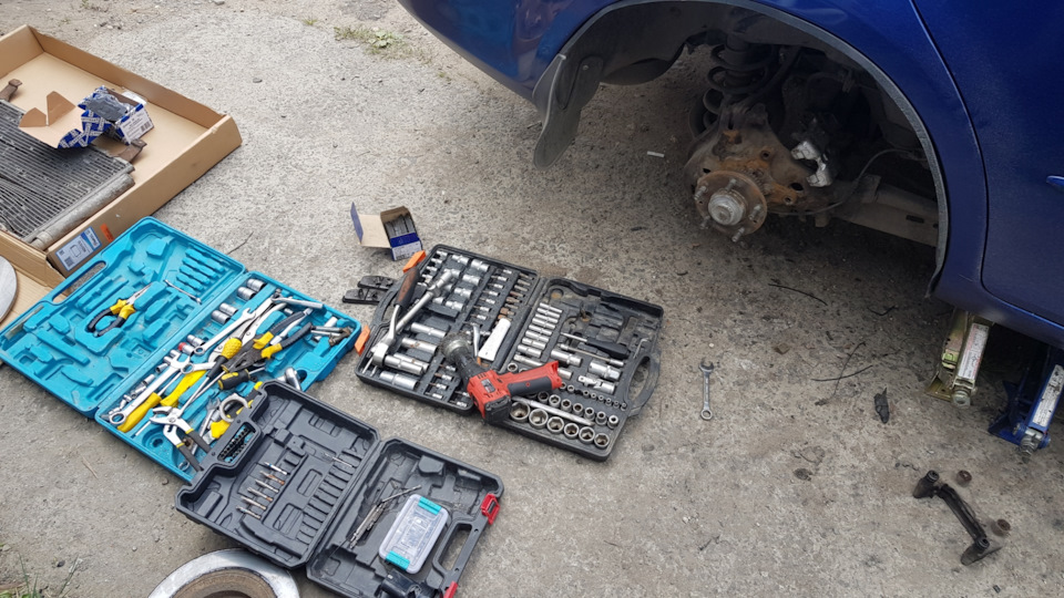 Ревізія супортів, задні диски, колодки по колу, мастило пальців та задніх підшипників маточини Mazda 6 GG/GY 3
