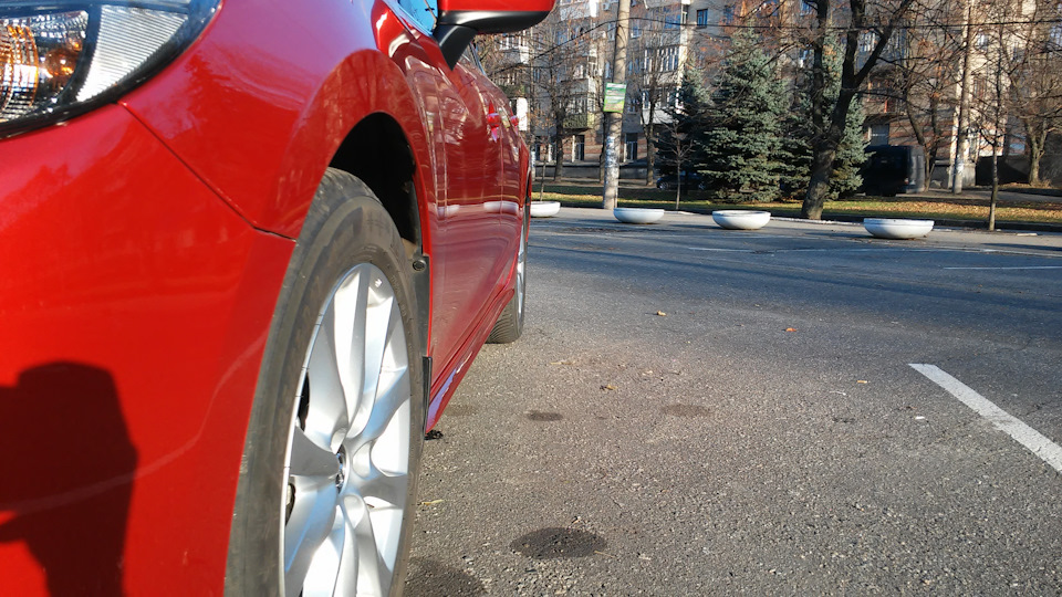 Пороги (накладки-шаблі) S-Line і спойлер AutoExe поставив))) 5