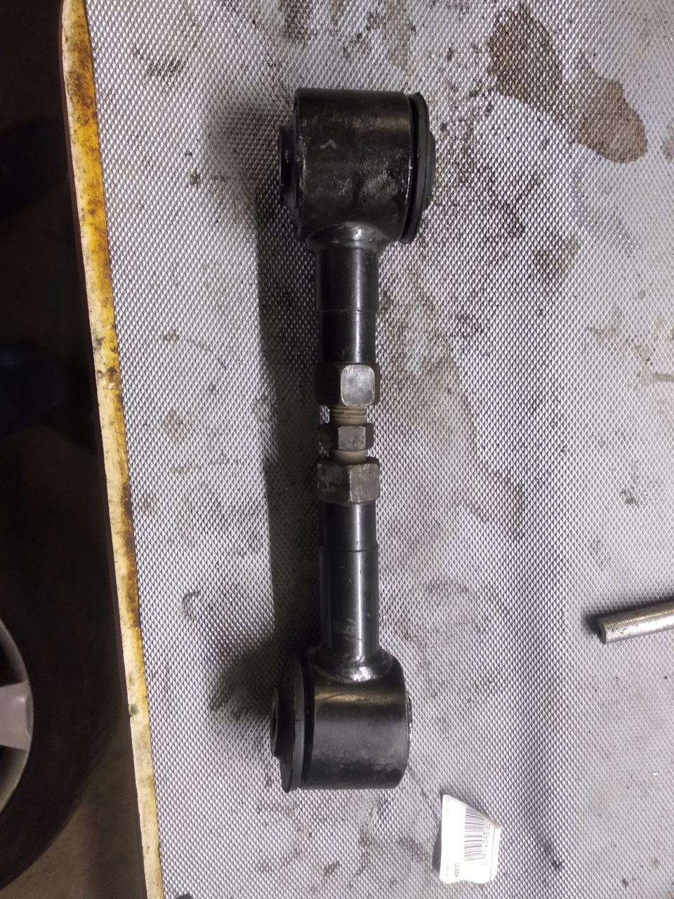 Сайлентблок задньої підвіски. 2