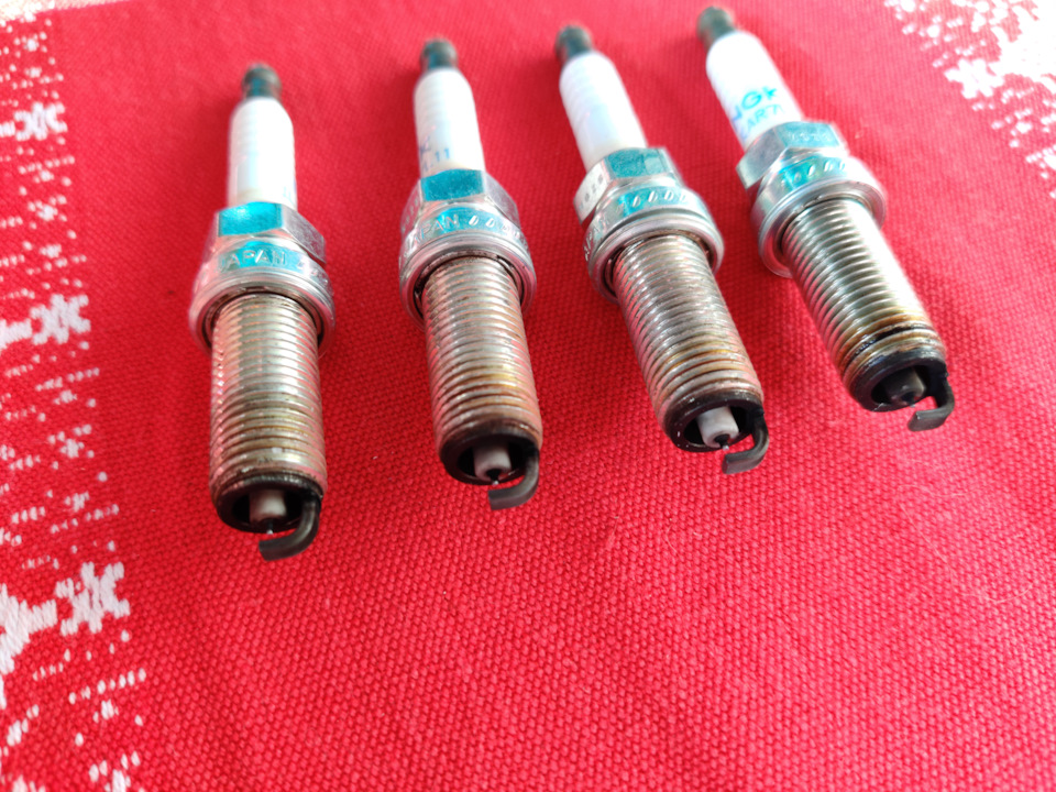 Заміна свічок DENSO IXEH22TT 2