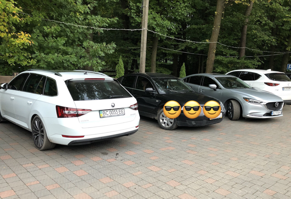 Порівняння Mazda 6 Touting 2018 2.5 атмо проти Skoda Superb L&K універсал 2017 2.0tdi 190h.p. 1