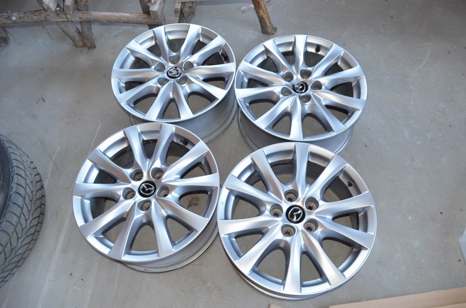 Купив оригінальні Mazda R17 7.5J ET50 4