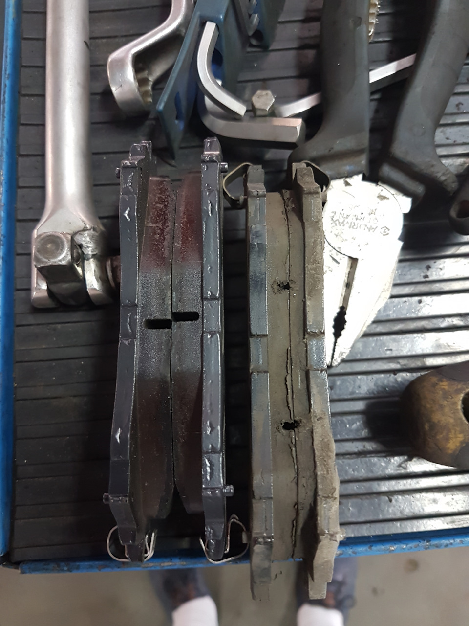 Тормозні колодки TRW GDB 3580 1