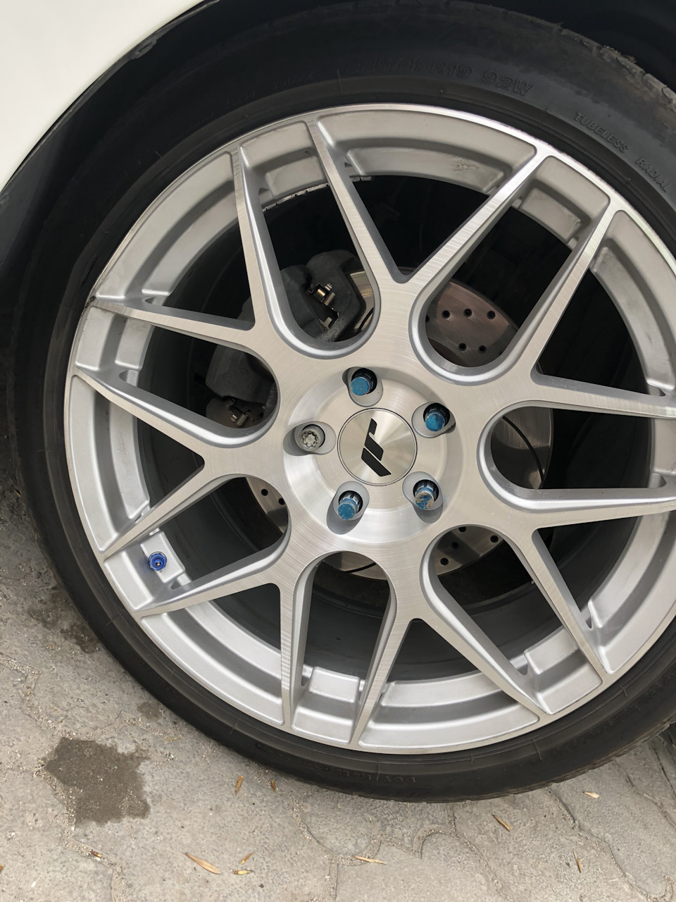 245/45 R19 нова гума 3