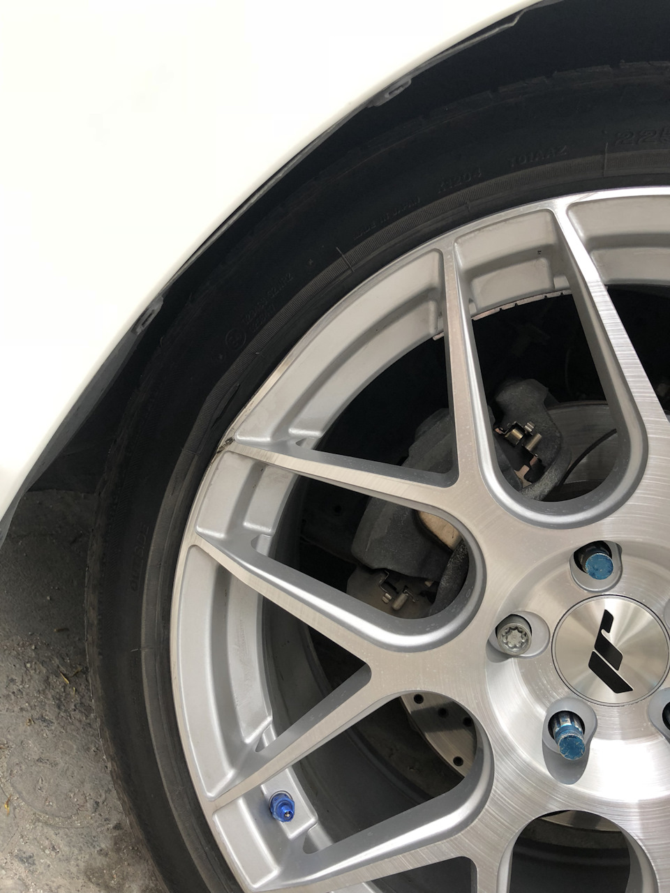 245/45 R19 нова гума 4