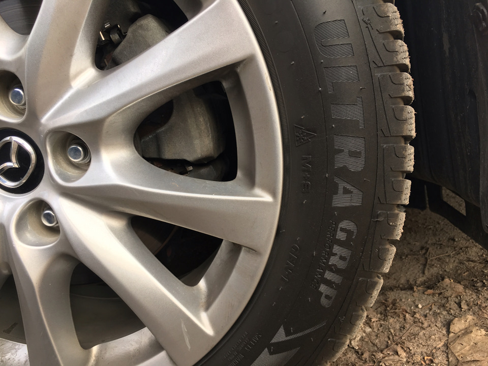 Зимова гума Goodyear Ultra Grip Performance 225/55 R17 2