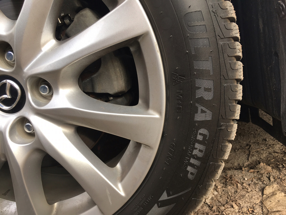 Зимова гума Goodyear Ultra Grip Performance 225/55 R17 1