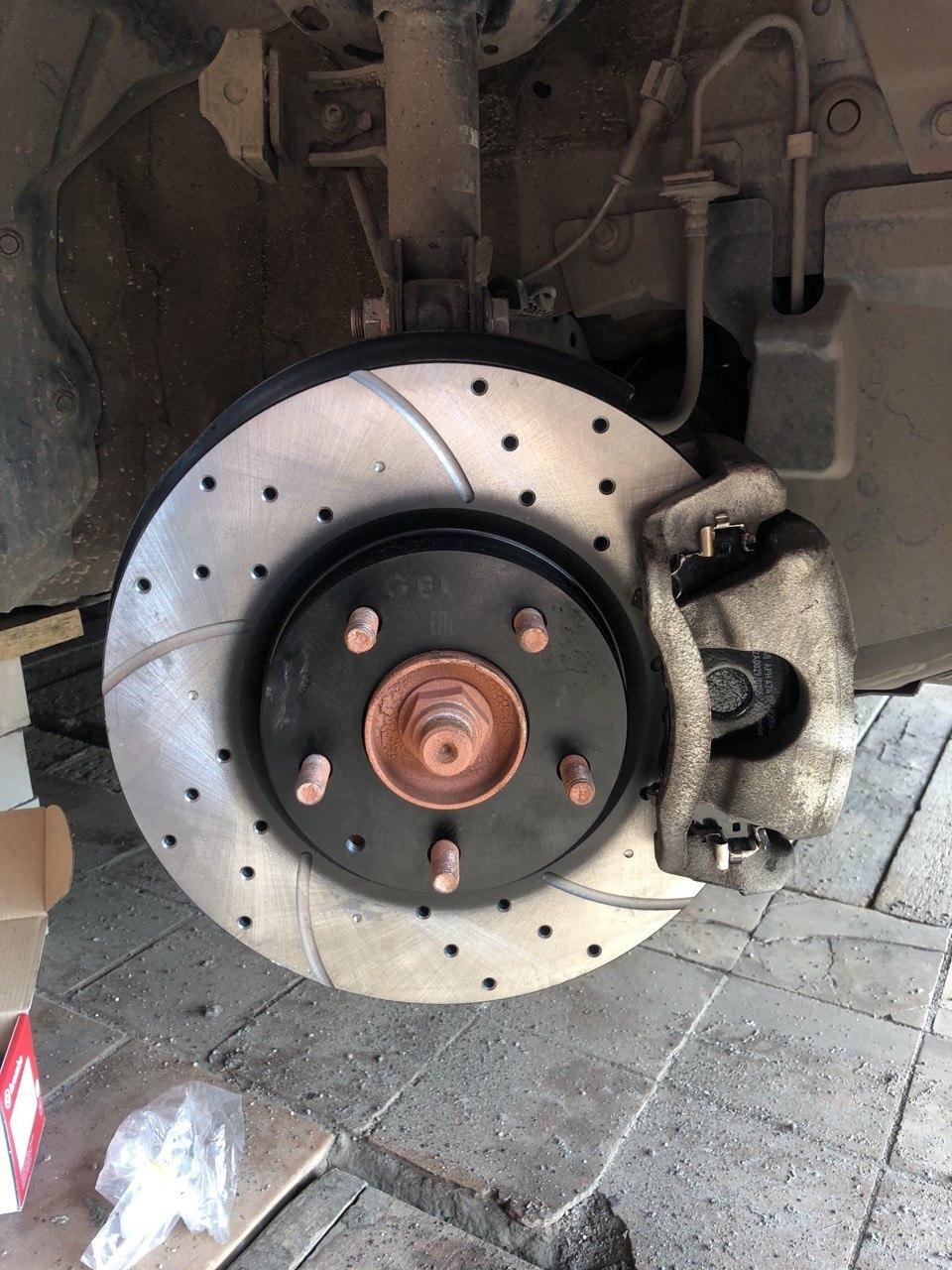 Встановлення передніх гальмівних дисків GERAT та колодок Brembo, заміна гальмівної рідини на Mazda 6 GJ. 3