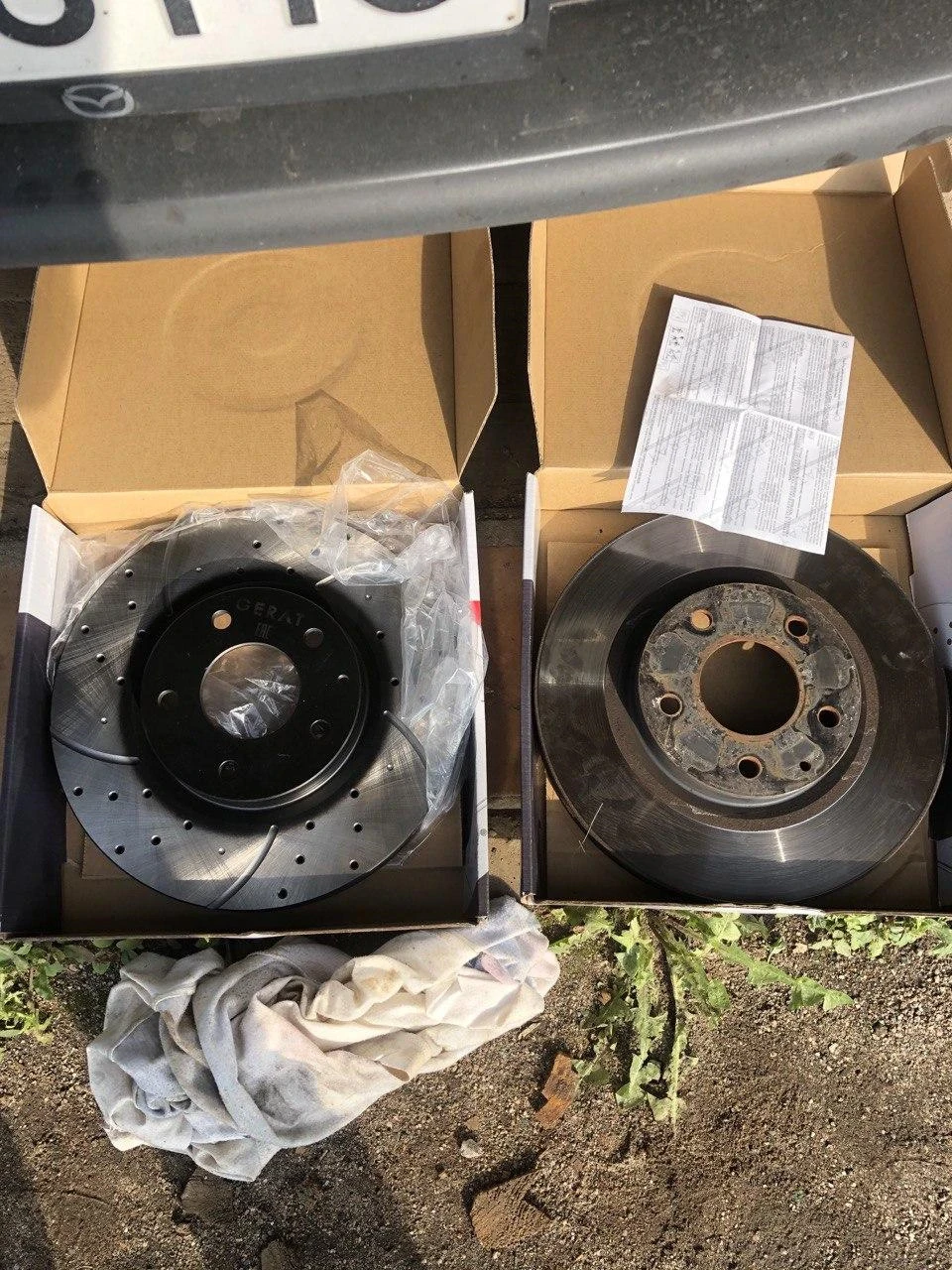 Встановлення передніх гальмівних дисків GERAT та колодок Brembo, заміна гальмівної рідини на Mazda 6 GJ.