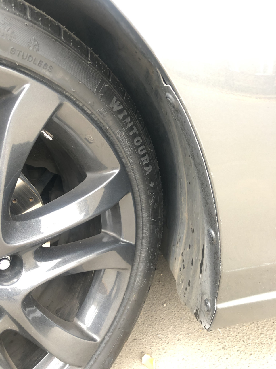 Зимова гума на Mazda 6 245/40 R19. Davanti Wintoura + 5