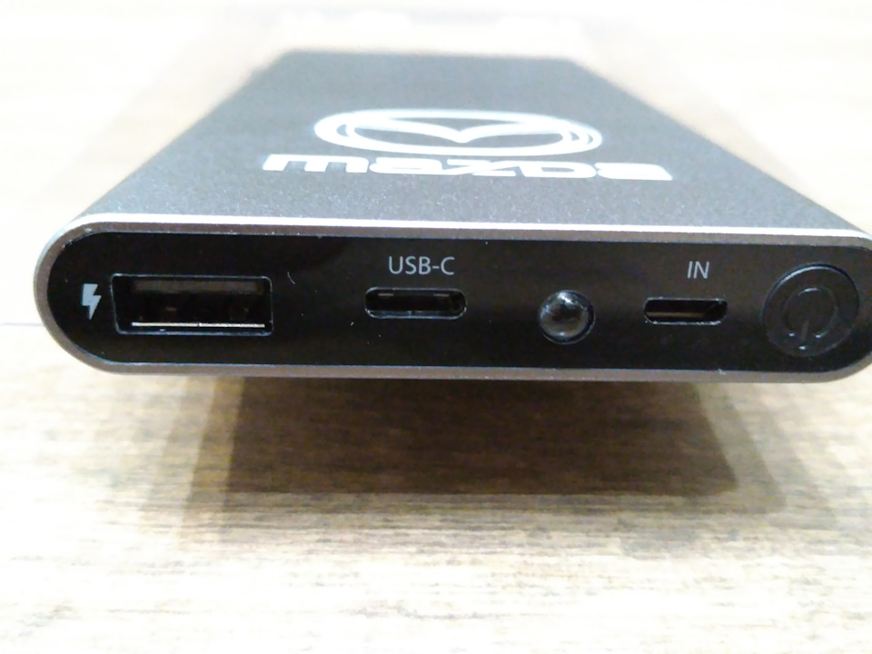 # 07 Power Bank Mazda 4