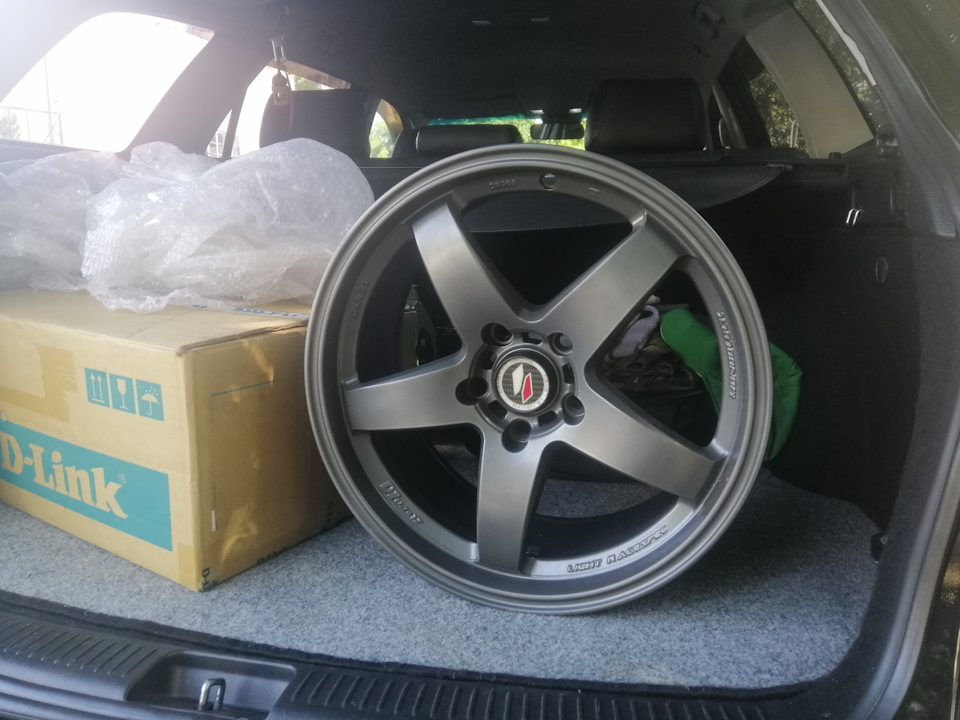 Диски: Lenso D1 8J ET 42. Гума: Hankook Ventus S1 Evo 2 225 45 r17 2