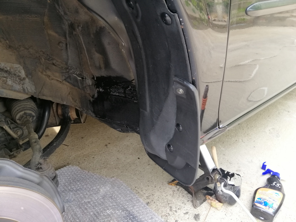 Заміна підкрилка. Лампи головного світла H1, H3, D2S. Втулка кронштейна. Чергове ТО. Обмежувачі дверей. Заміна акумулятора. 2