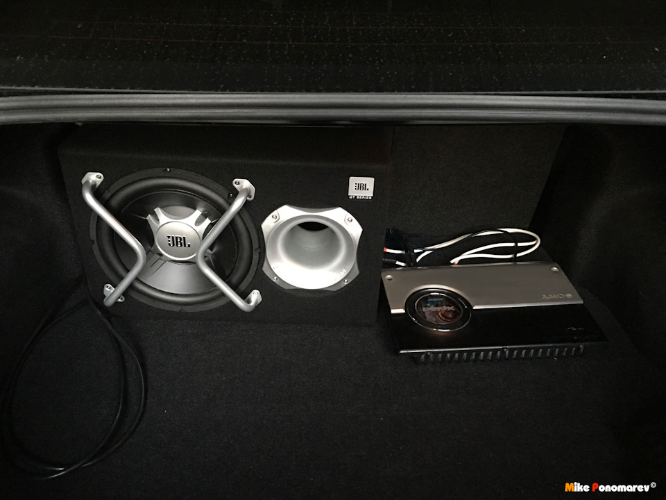 Сабвуфер JBL GT5-1204BR 1