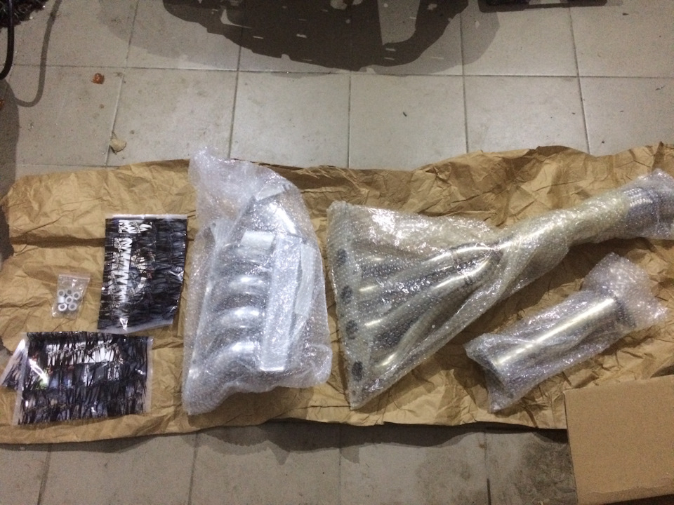 Розпакування впускного колектора Weapon-R & Weapon-R 4-2-1 2