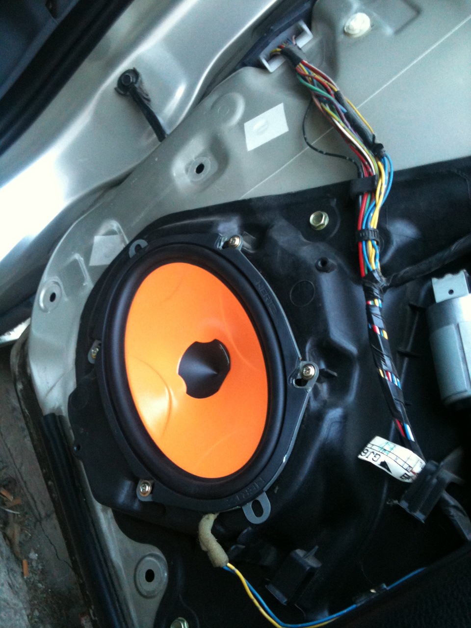 прикупив колонки Hertz ESK 570 2