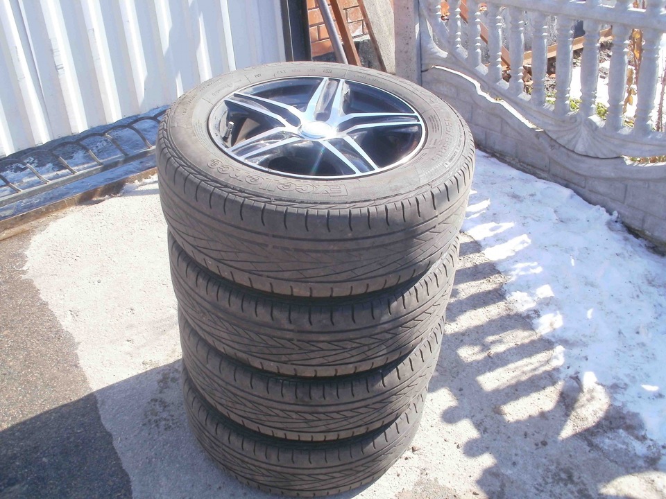 продав диски R15, а на місце взяв R17 з гумою Yokohama 215\55 1