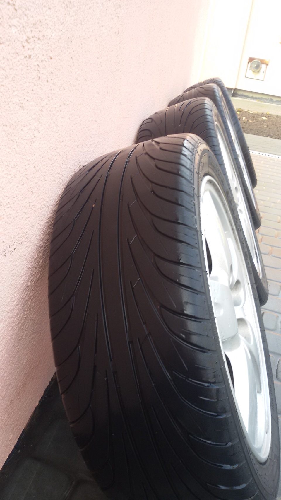 продам шини 225/45/17 1