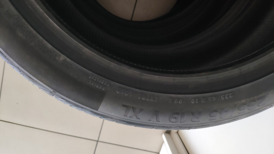 Continental PremiumContact 6 (235/45/R19) 5