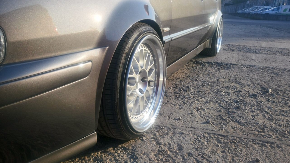 HOT WHEELS 2