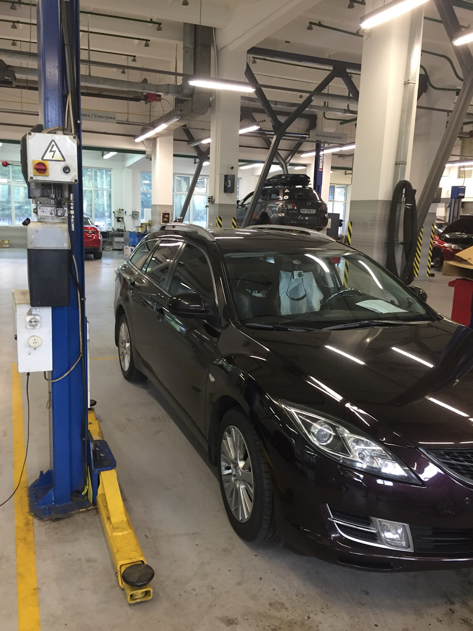 Mazda на Петрівці 1