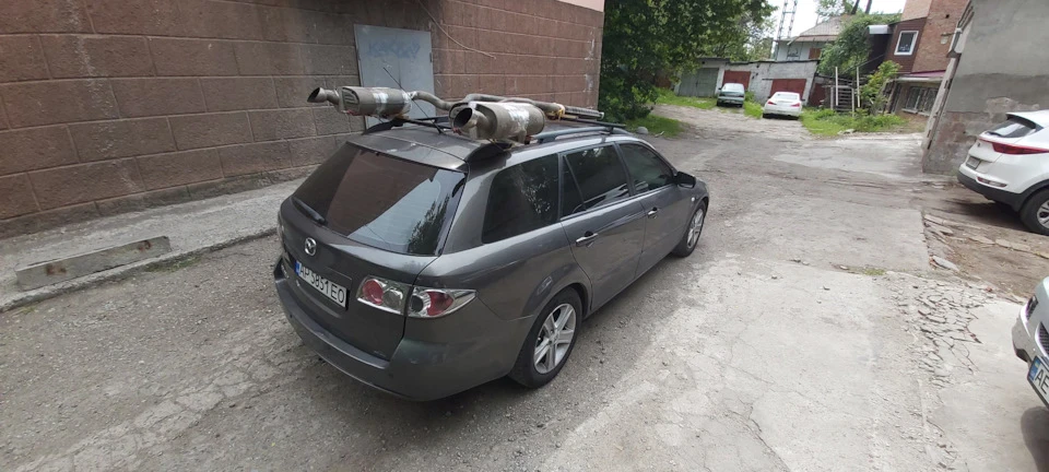 Подвійний прямоточний вихлоп НА мазді)