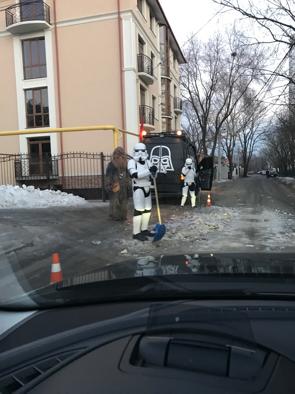 А хто прибирає сніг у твоєму місті? 2