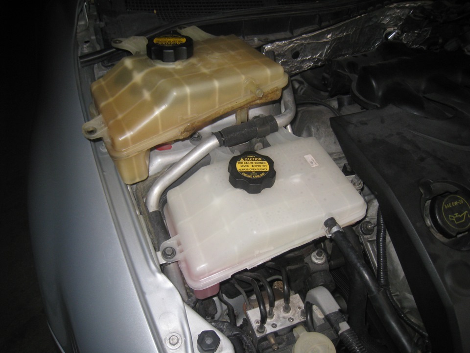 Новий розширювальний бачок для V6 3.0 4