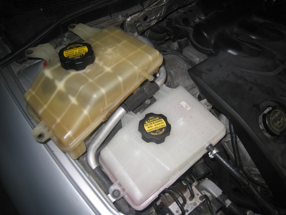 Новий розширювальний бачок для V6 3.0 3