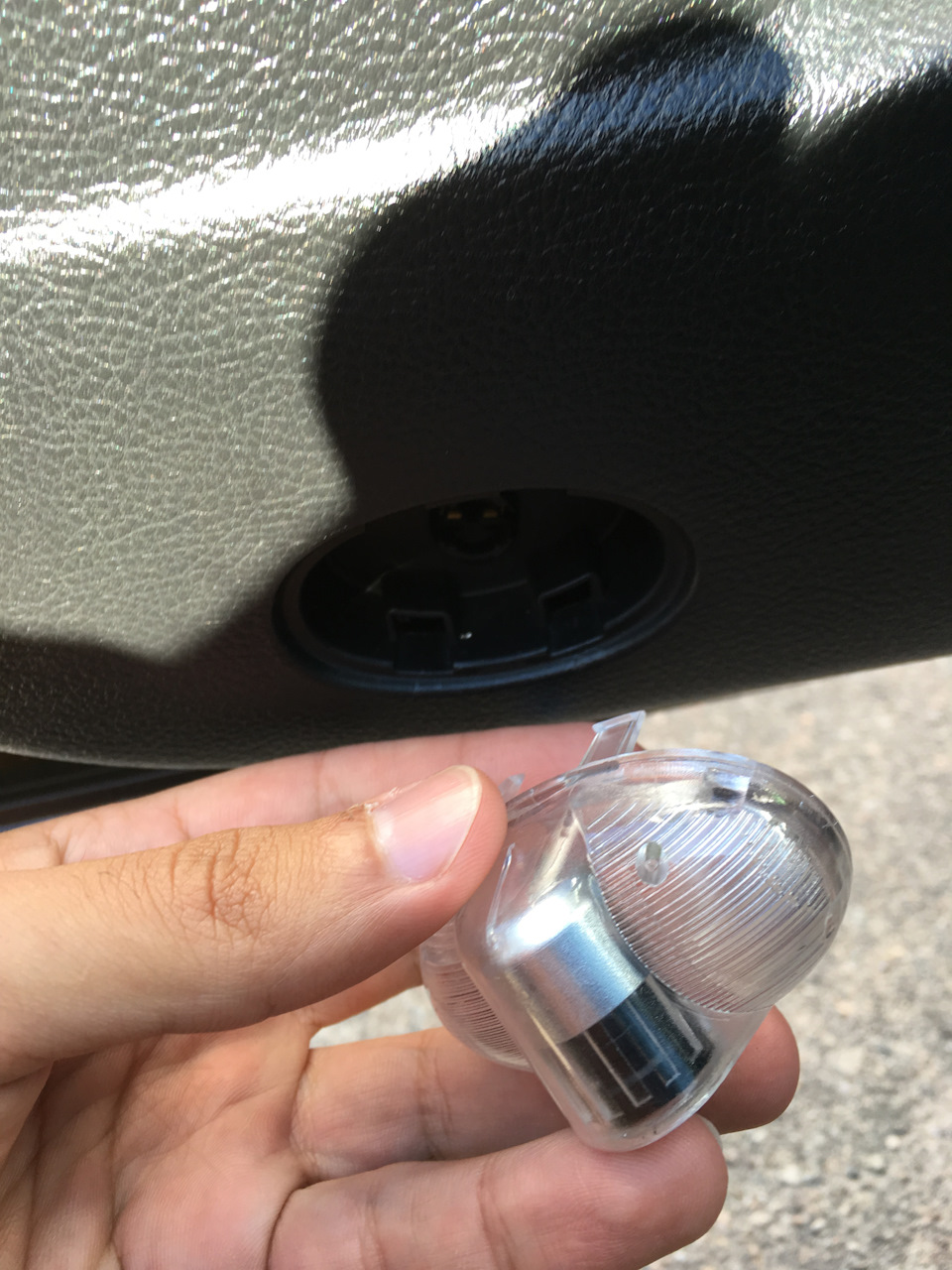 LED підсвічування передніх дверей з логотипом Mazda 5
