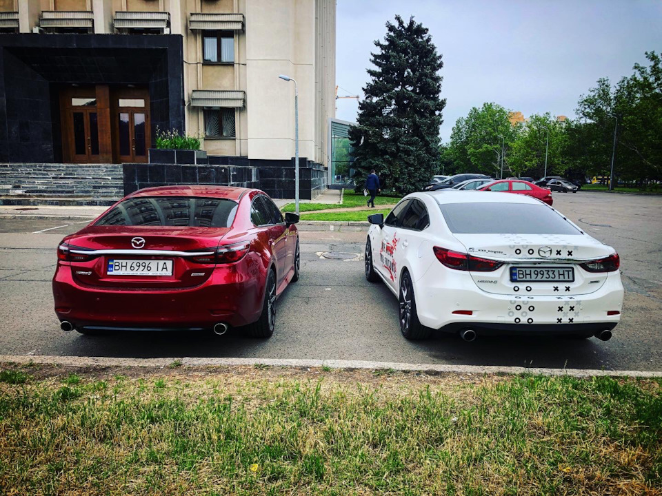 White and Red 3