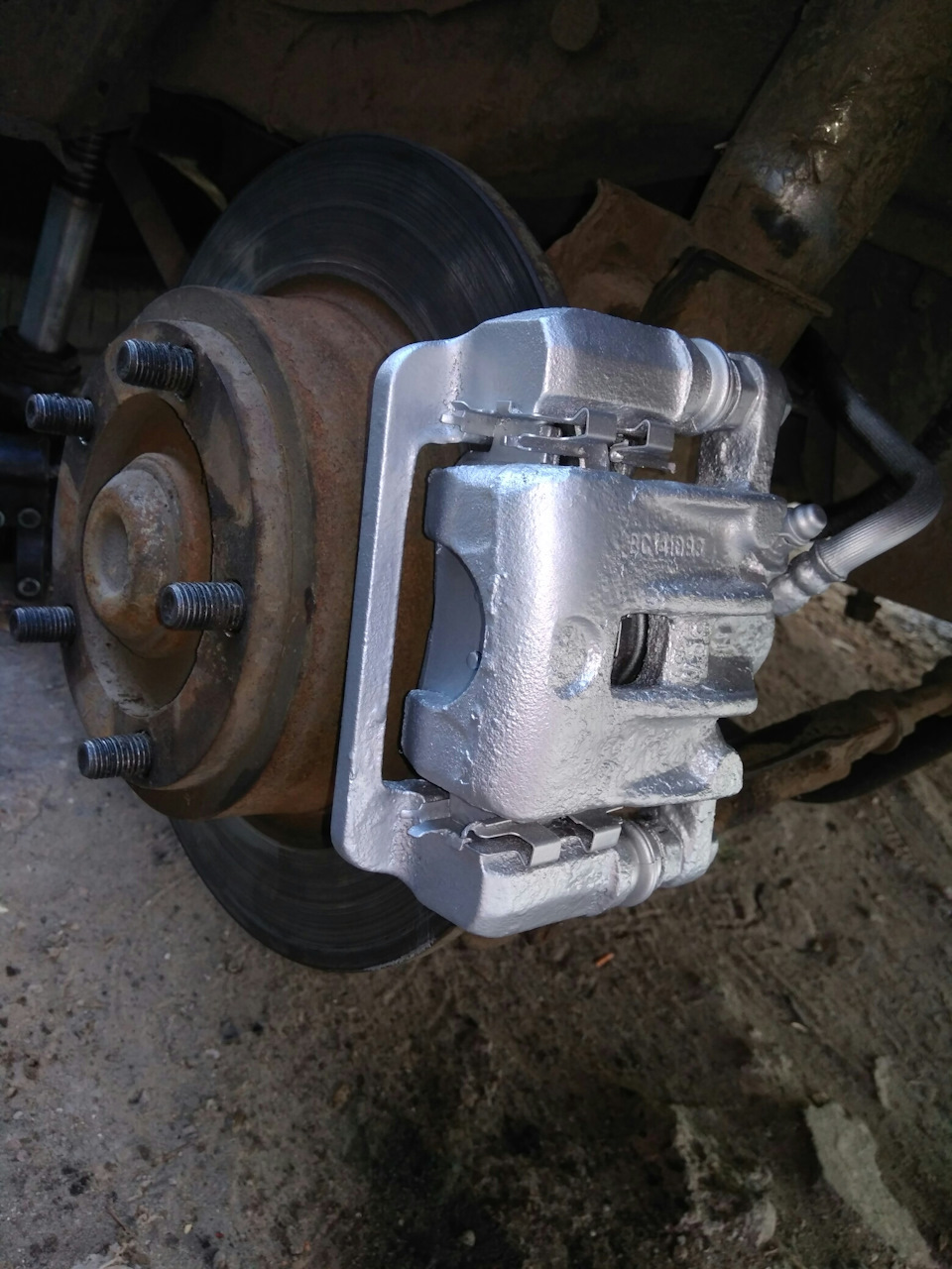 Задня опора mazda 626 GD від Hyundai Tucson 1