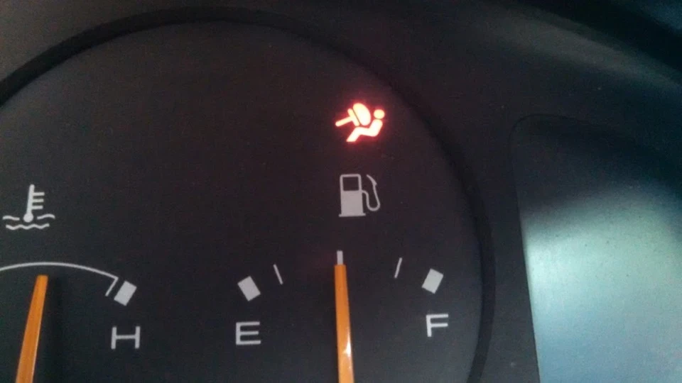 Загорівся індикатор AIRBAG