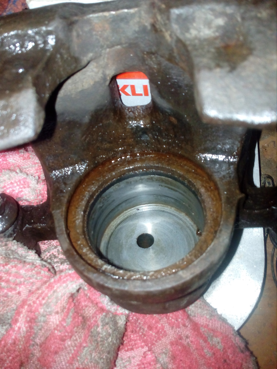 Заміна колодок на Mazda 626 GC, або як я вбив вечір))) 5