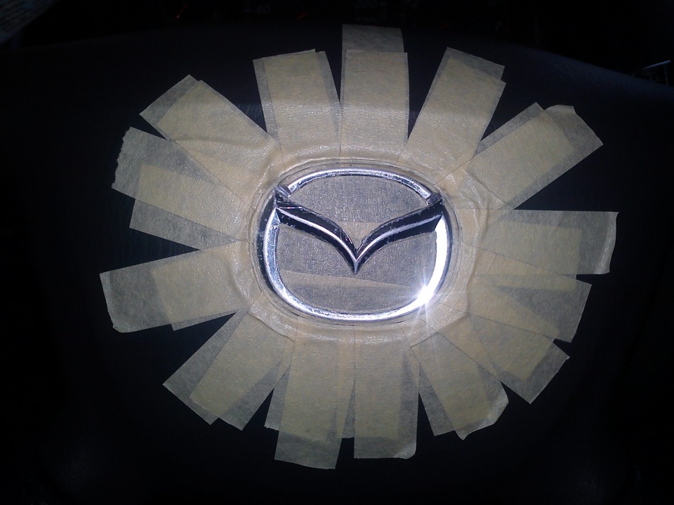 Пофарбував шильдик Mazda на кермі, не просто) 3