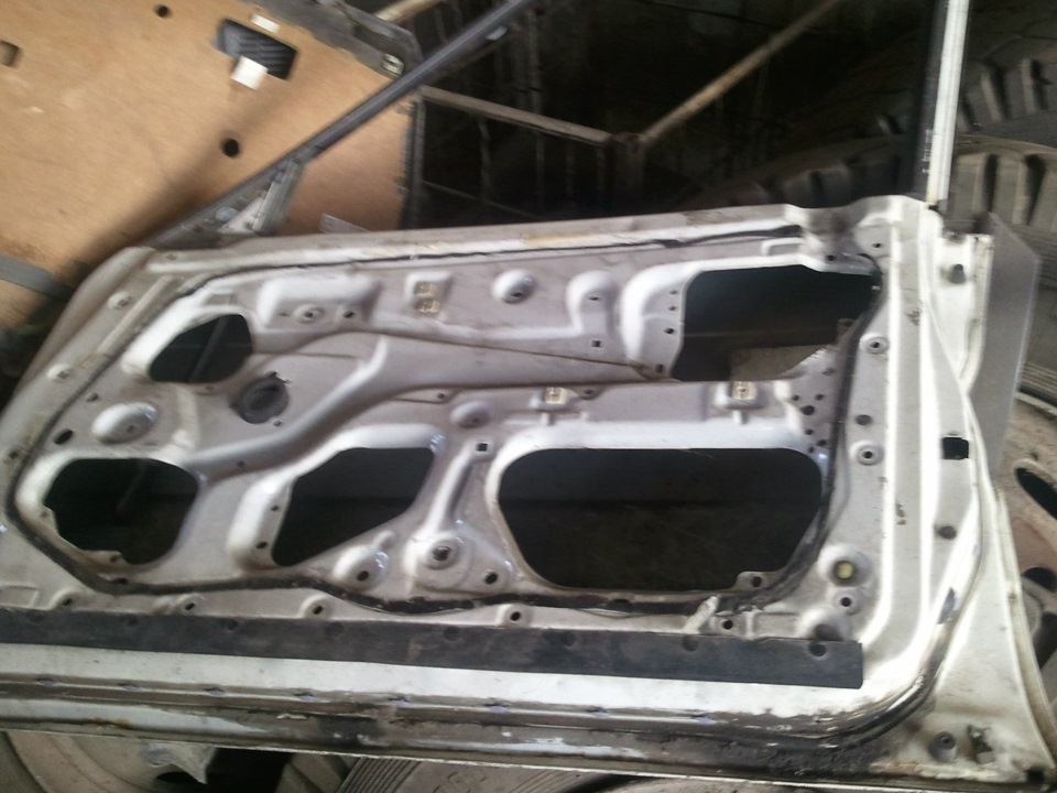 Розпродаж дверей mazda 626 GD 5