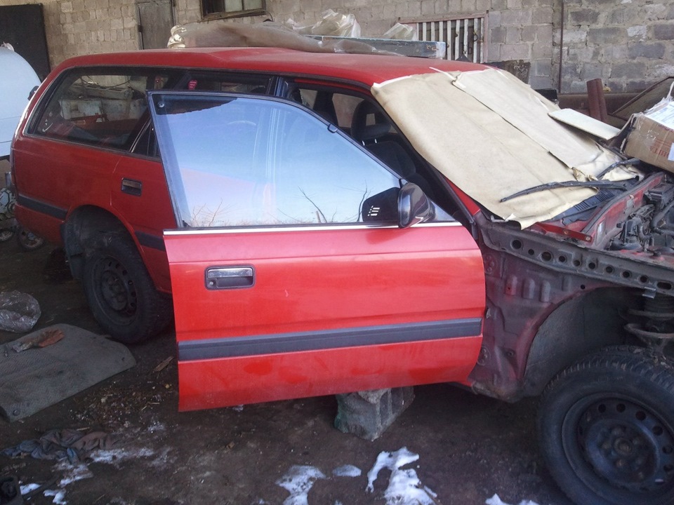 Розпродаж дверей mazda 626 GD 1