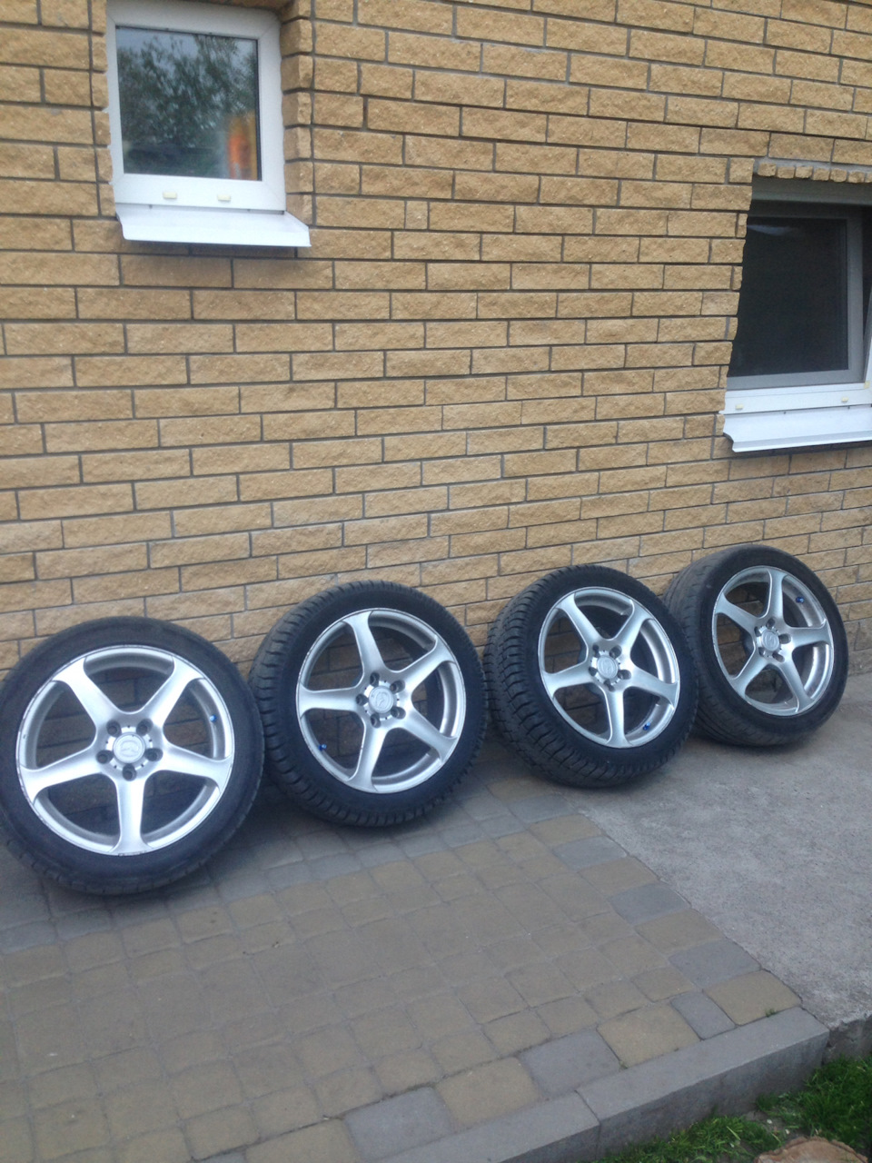 Кому тапки AEZ Icon 5 R17? 1