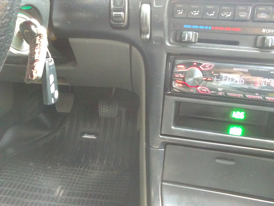 Накладки на педалі KIA 4