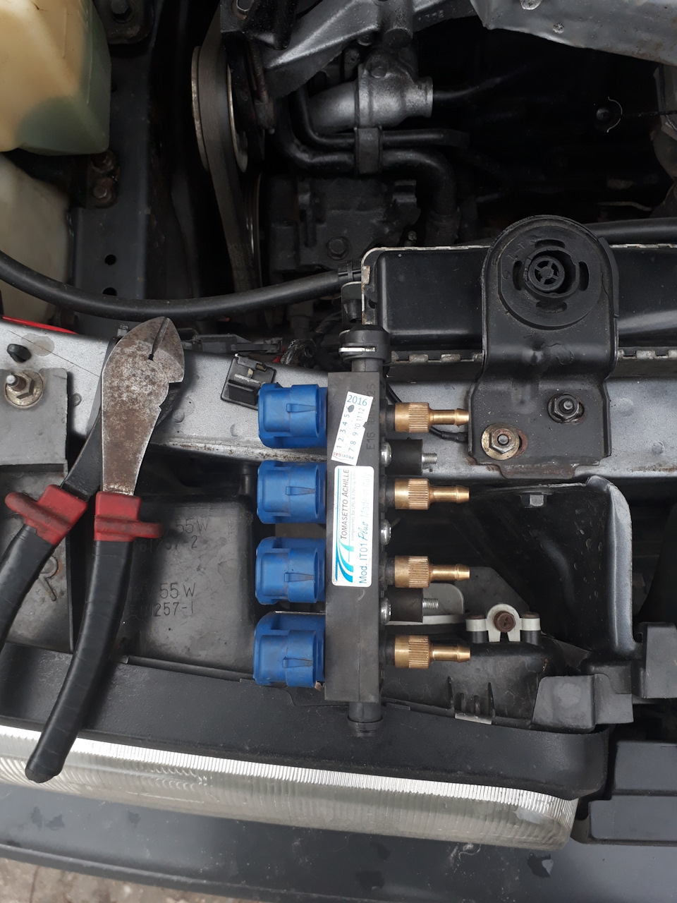 Заміна газових форсунок аля TOMASETTO НА РОЗДІЛЬНІ BARRACUDA mazda 626 gd 2