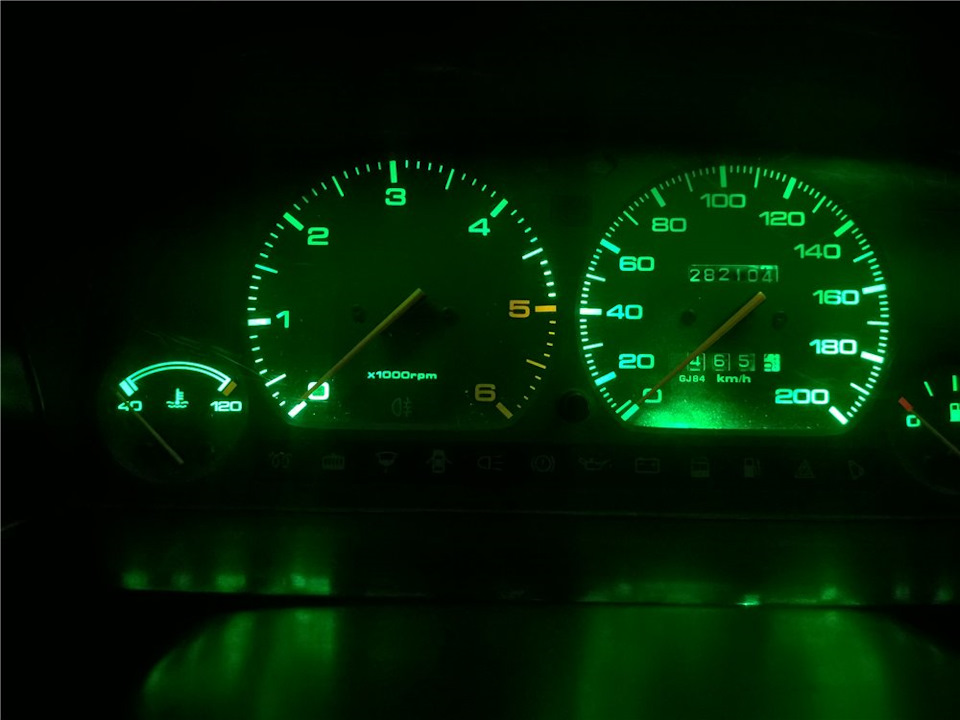 Підсвічування стрілок у приладку mazda 626 gd 1