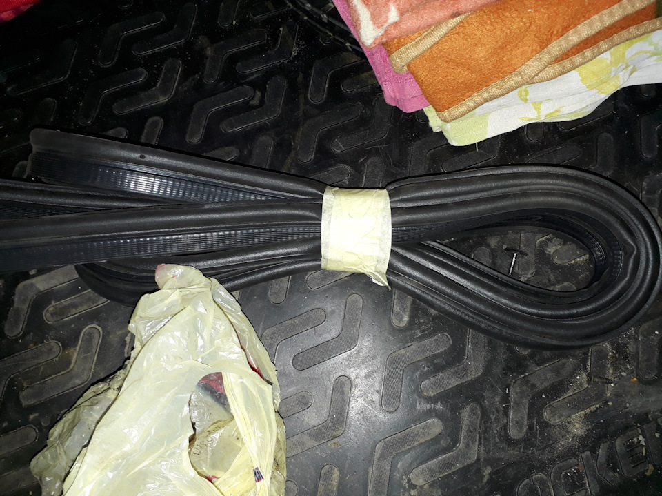 Гума багажника ГАЗ3110 1
