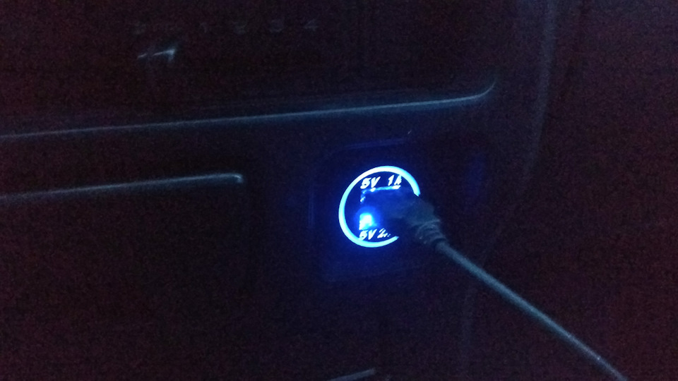 USB резетка 2