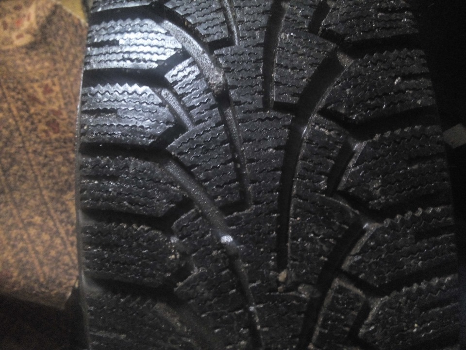 Продам Гума зимова NOKIAN RS 195/65R15 95R ЯК НОВА 2