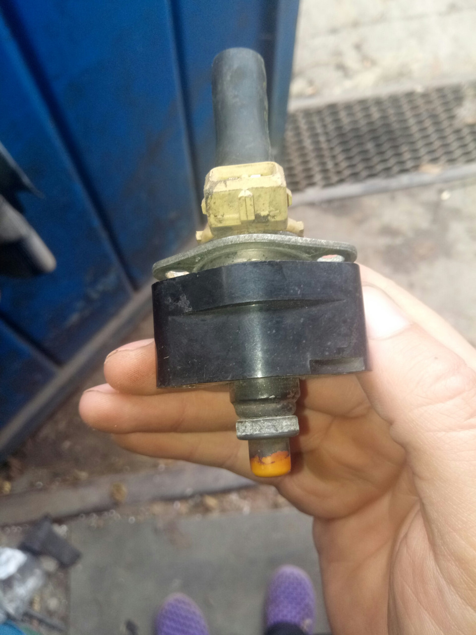 Продам форсунку нісан блюберд 3
