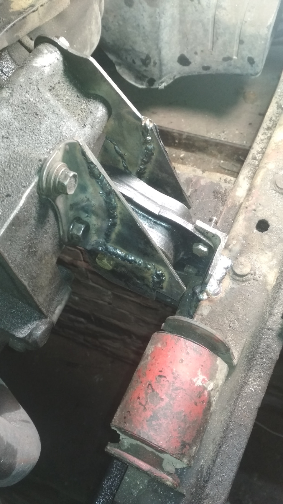 Подушки двигуна mazda 626 gc 3
